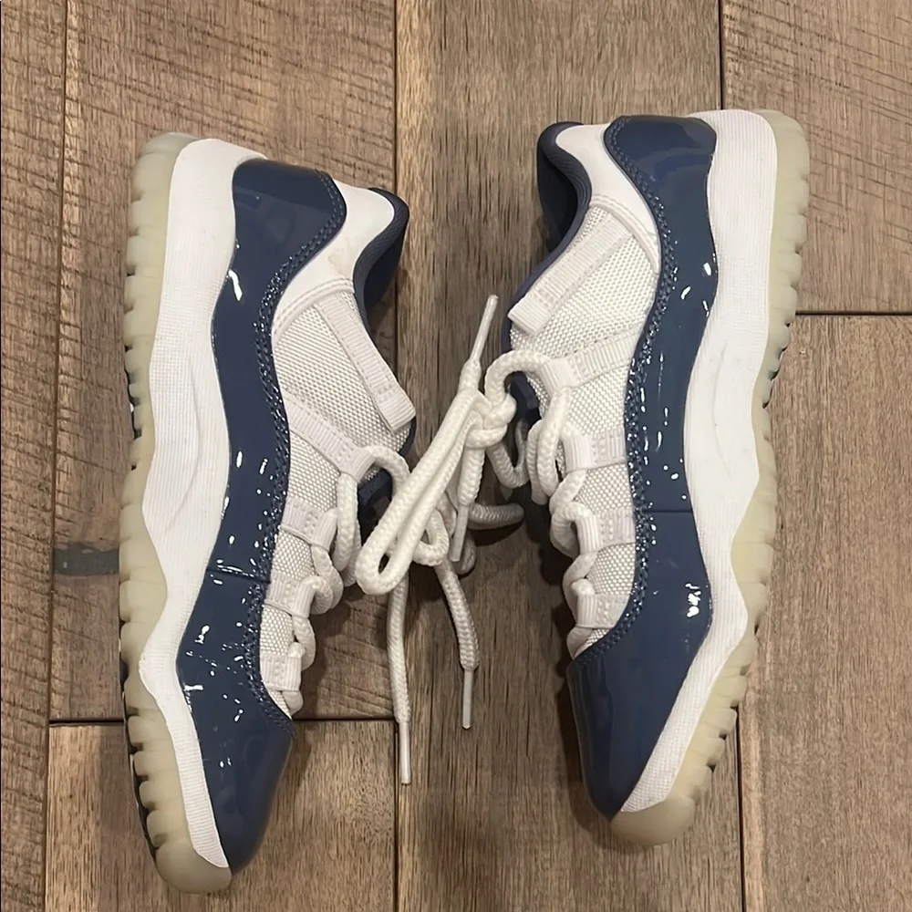 **Brand New** Nike Jordan 11 Retro 3 Y White and Midnight Navy Sneakers - Picture 3 of 5